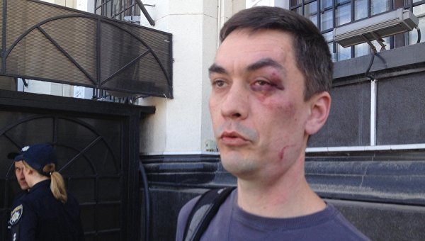 В Одессе избили парня, который нес цветы на Куликово поле