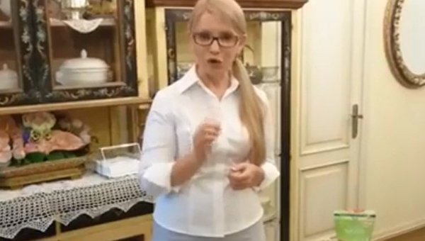 Тимошенко приготовила сырники. Видео