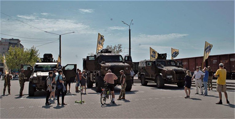 Военная техника Азова в Бердянске