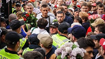 Драка на акции Бессмертный полк в Киеве
