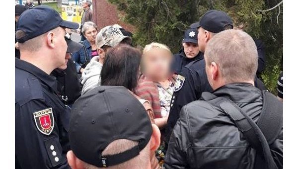 в Одессе задержаны два человека с георгиевскими ленточками