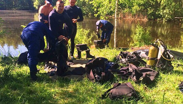 Водолазы нашли тело ребенка в реке в Киевской области