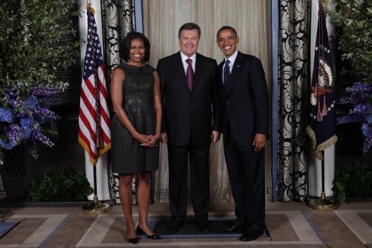 Президент Украины Виктор Янукович и президент США Барак Обама с супругой Мишель 