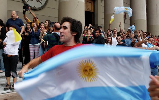 Католики в Буэнос-Айресе радуются избранию Папы Римского