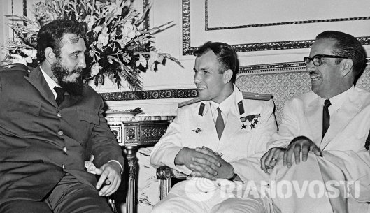 Юрий Гагарин, Фидель Кастро и президент Кубы Освальдо Дортикос