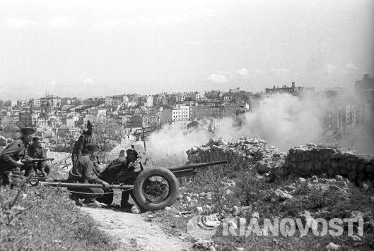 Май 1944 года, под Севастополем. Последние залпы по врагу