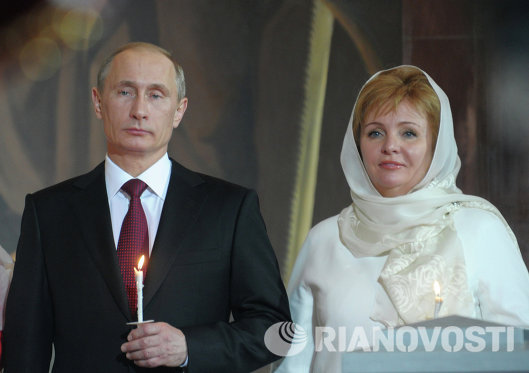 Владимир Путин в храме Христа Спасителя в Москве