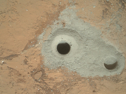 Марсоход Curiosity опробовал свой буровой инструмент