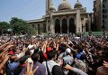 Протестующие у мечети Аль-Фатх в Каире