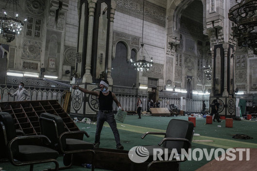 Ситуация у мечети Аль-Фатх, где укрылись сторонники Братьев-мусульман