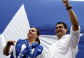 Кандидат от правящей партии Гондураса на пост президента Хуан Эрнандес с супругой. Архивное фото