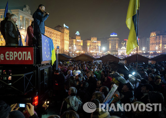 Виталий Кличко - на акции сторонников вступления в Евросоюз на Майдане