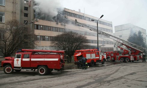 Пожар на территории завода Хартрон в Харькове
