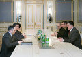 В.Янукович встретился с лидерами оппозиции в Киеве
