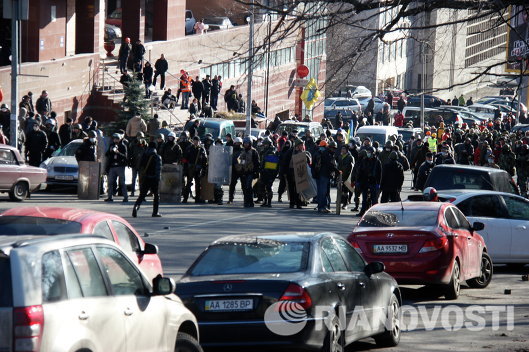 Столкновения на улице Институтской