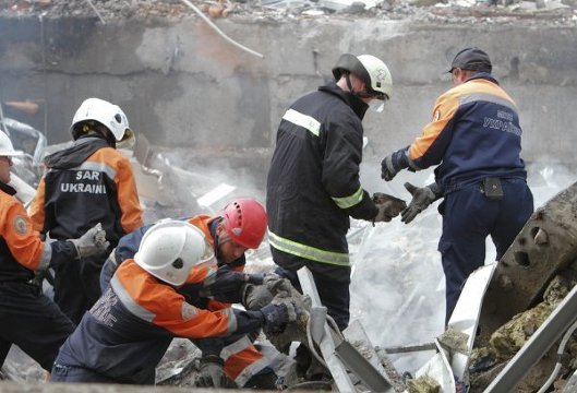 Ликвидация последствий взрыва на заправке в Киевской области