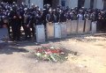 Одесситы возлагают цветы в память о погибших