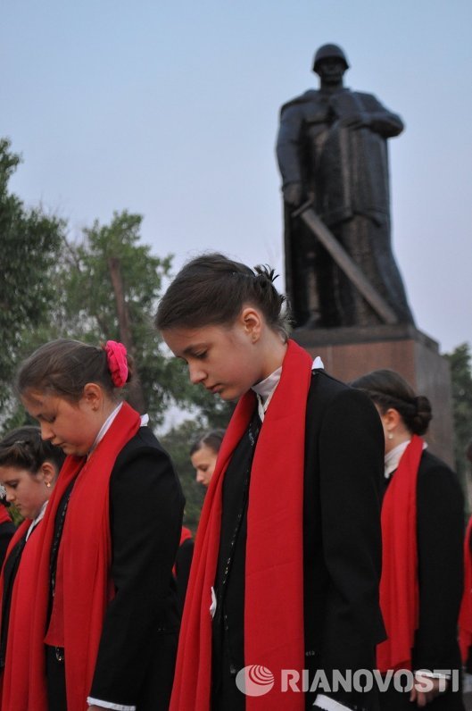 9 Мая, Кривой Рог. Первое праздничное шествие в Украине.