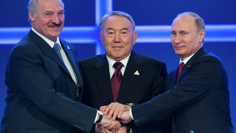 Владимир Путин,  Нурсултан Назарбаев и  Александр Лукашенко подписали ЕАЭС