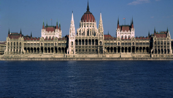 Здание парламента Венгрии. Архивное фото