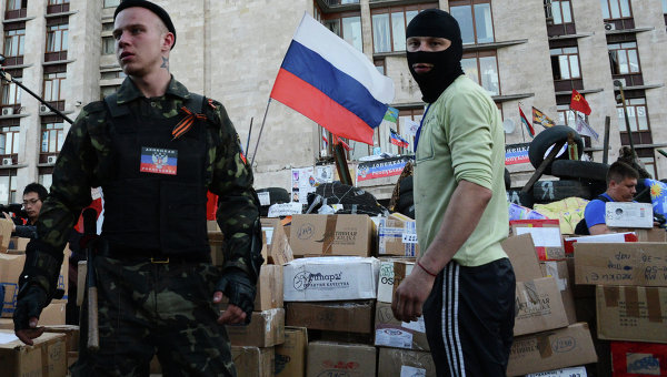 Ситуация в Донецке - разгрузка гуманитарной помощи из РФ