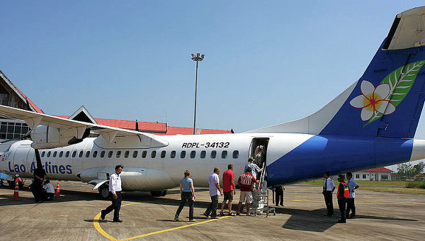 Самолет АН-74 Lao Airlines
