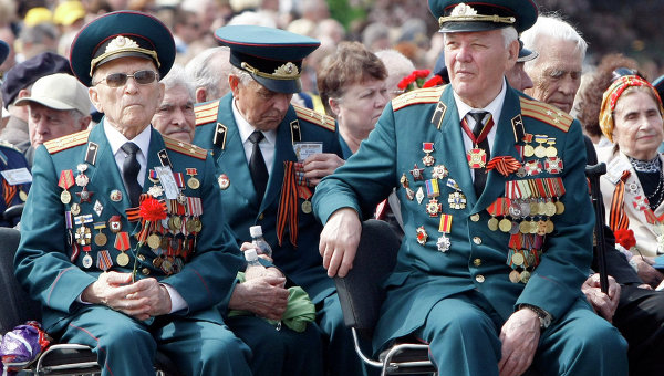 Ветераны войны во время военного парада в честь победы в ВОВ в Киеве