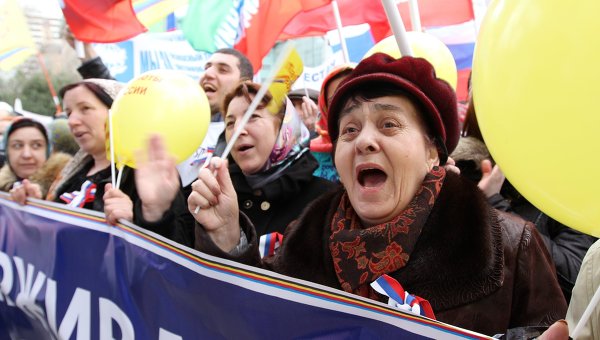 Митинги в поддержку соотечественников в Украине. Архивное фото
