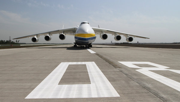 Самолет Ан-225 Мрия