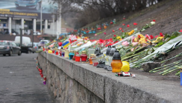 Свечи в память погибшим на майдане