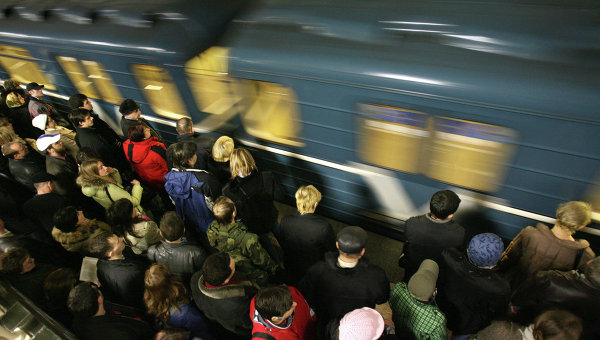 В ожидании поезда в метро