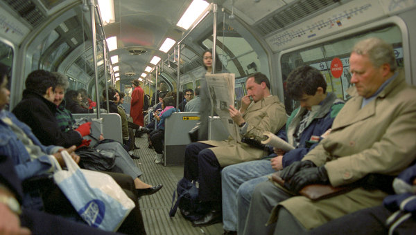 В вагоне лондонского метро