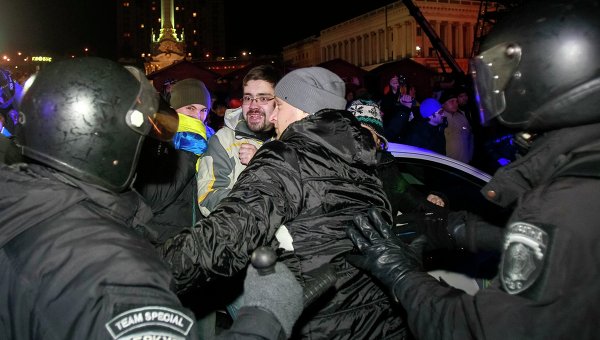Столкновения участников Евромайдана с милицией в ночь на 30 ноября