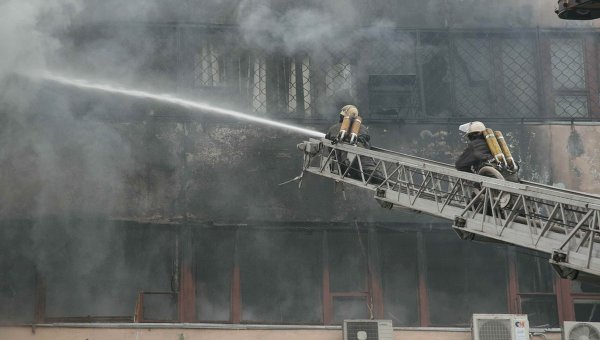 Пожар на территории завода Хартрон в Харькове