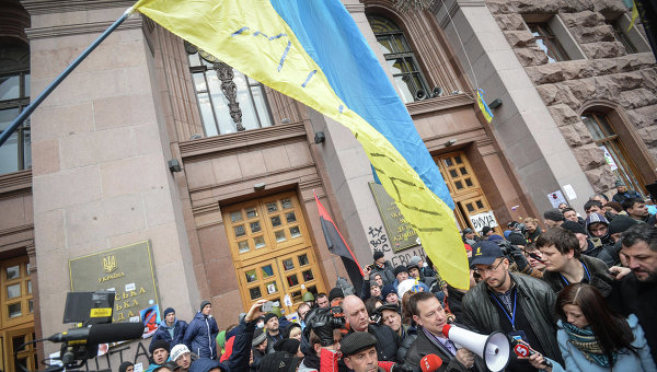 Участники акций за евроинтеграцию здания Киевской мэрии