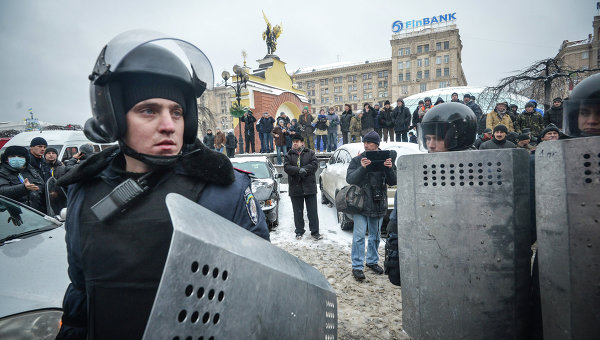 Военнослужащие внутренних войск Украины на площади Независимости в Киеве
