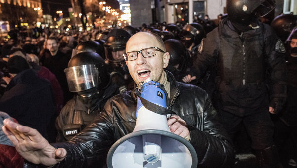 Арсений Яценюк - митинг сторонников евроинтеграции Украины в Киеве