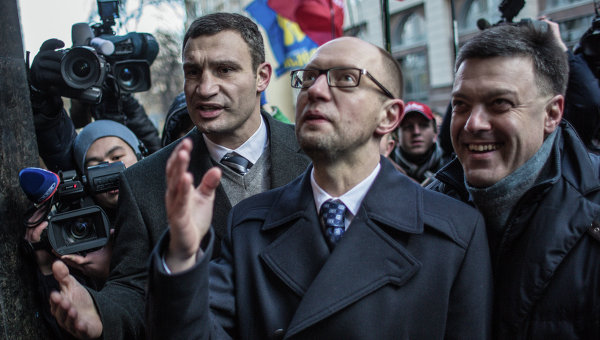 Виталий Кличко, Арсений Яценюк и Олег Тягнибок - пикет перед Кабинетом министров Украины