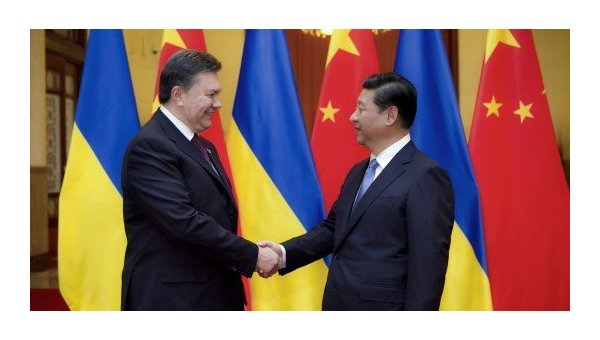 Президент Украины Виктор Янукович и глава КНР Си Цзиньпин