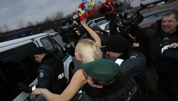 Активистка FEMEN в Вильнюсе
