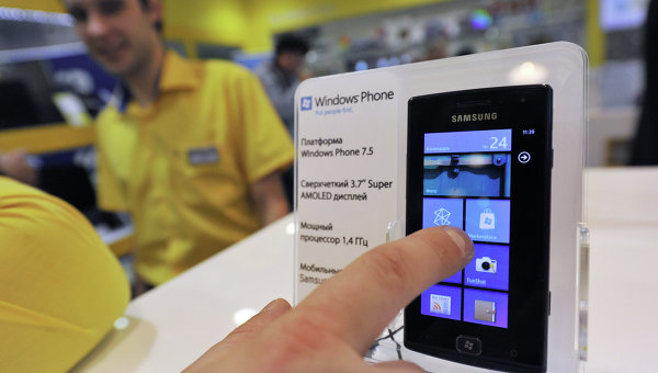 Начало продаж в Москве нового Windows-смартфона Omnia W Samsung