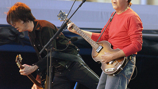 Пол Маккартни во время концерта на Красной площади в Москве