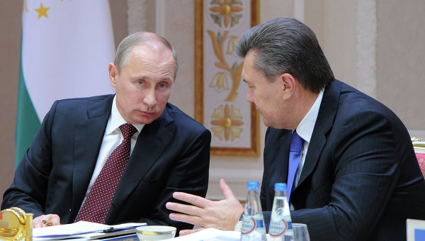 Владимир Путин и Виктор Янукович на саммите ЕврАзЭС