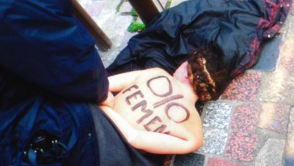 Активистки движения Femen устроили очередную топлес-акцию