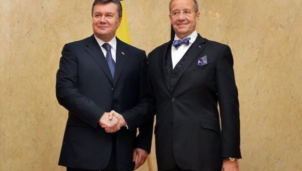 Президент Украины Виктор Янукович и глава Эстонии Тоомас Хендрик Ильвес