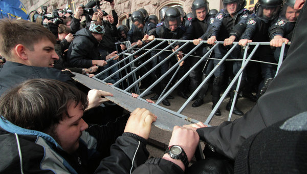 Беспорядки у здания Киевсовета