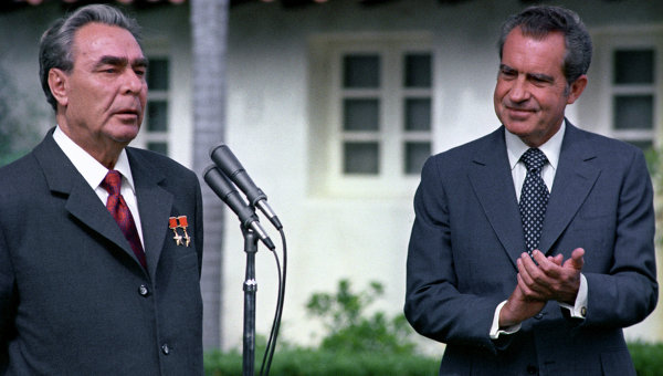 Генеральный секретарь ЦК КПСС Л. И. Брежнев и Президент США Р. Никсон