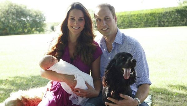 Первое официальное фото британского принца Джорджа