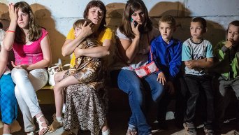 Дети прячутся от артобстрела в Славянске