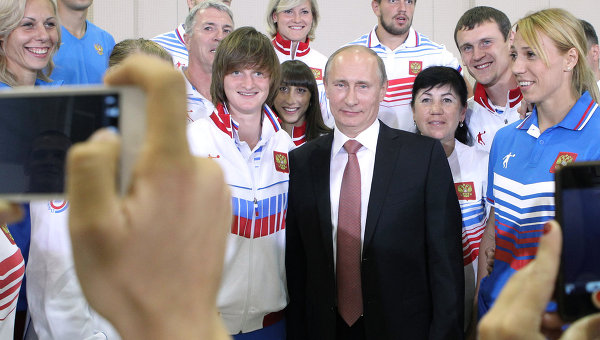 Владимир Путин встретился с призерами Универсиады
